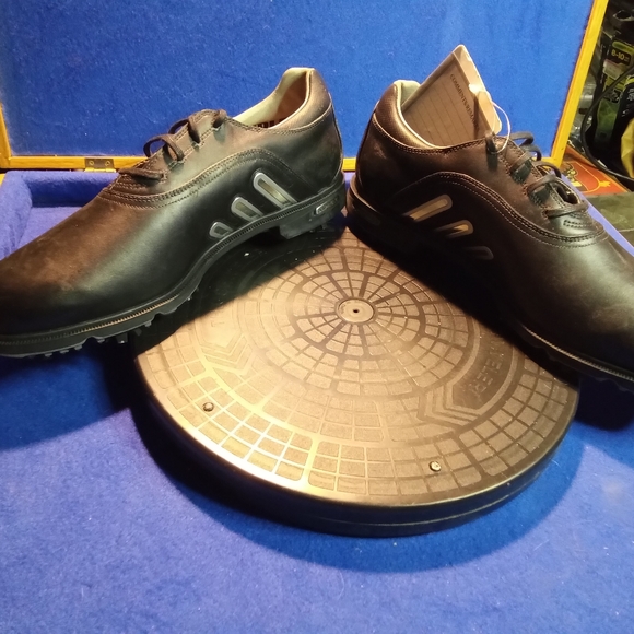 Adidas Tour Metal Golf Shoes- 2006 Sample, Sz. 10-US - Picture 7 of 9